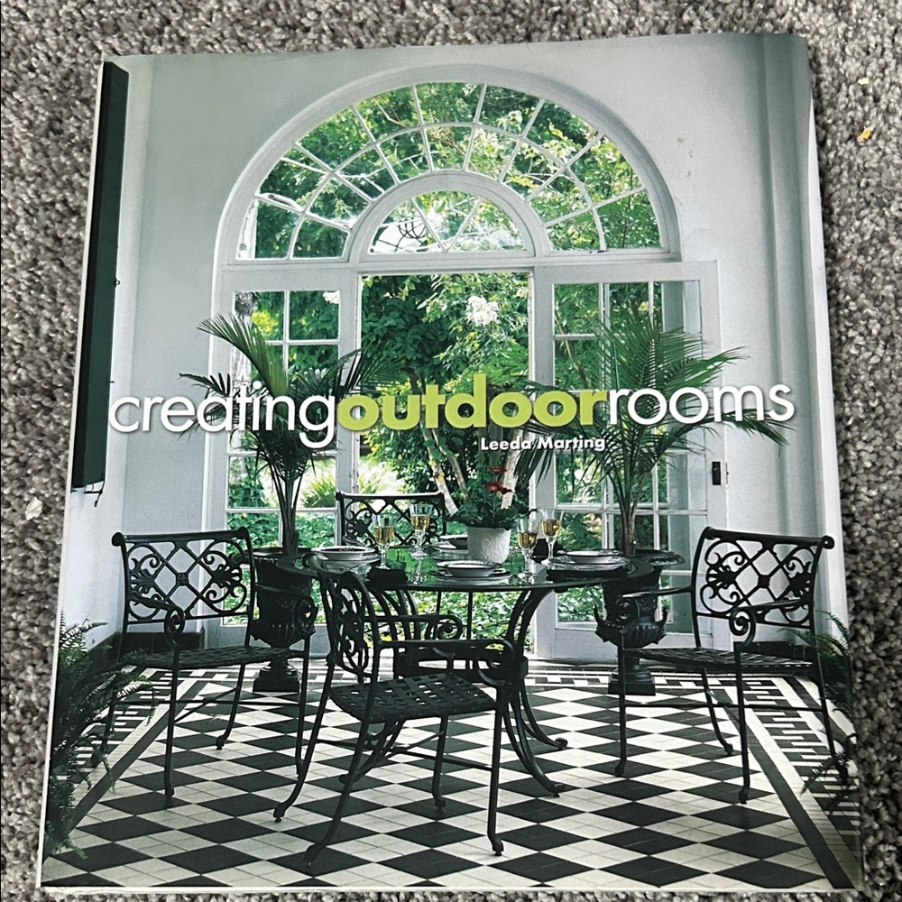 Creating Outdoor Rooms Book by Leeda Marting